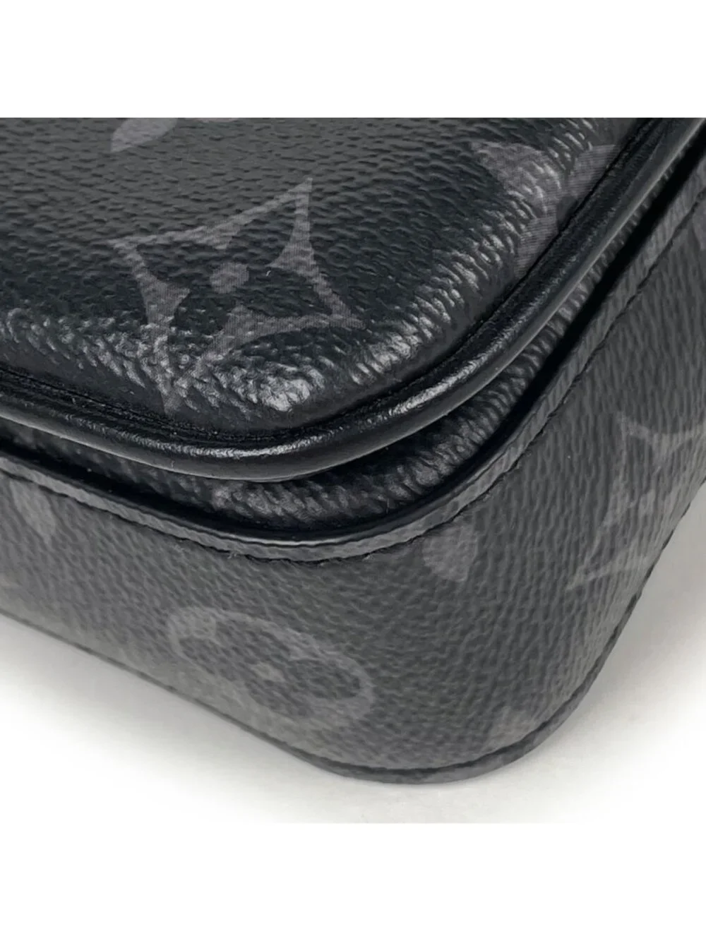 Louis Vuitton S Lock Vertical Wearable Wallet Shoulder Bag Monogram Eclipse